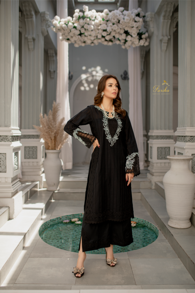 Doriya Black Kurti
