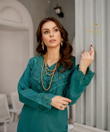 Doryia Green Kurti