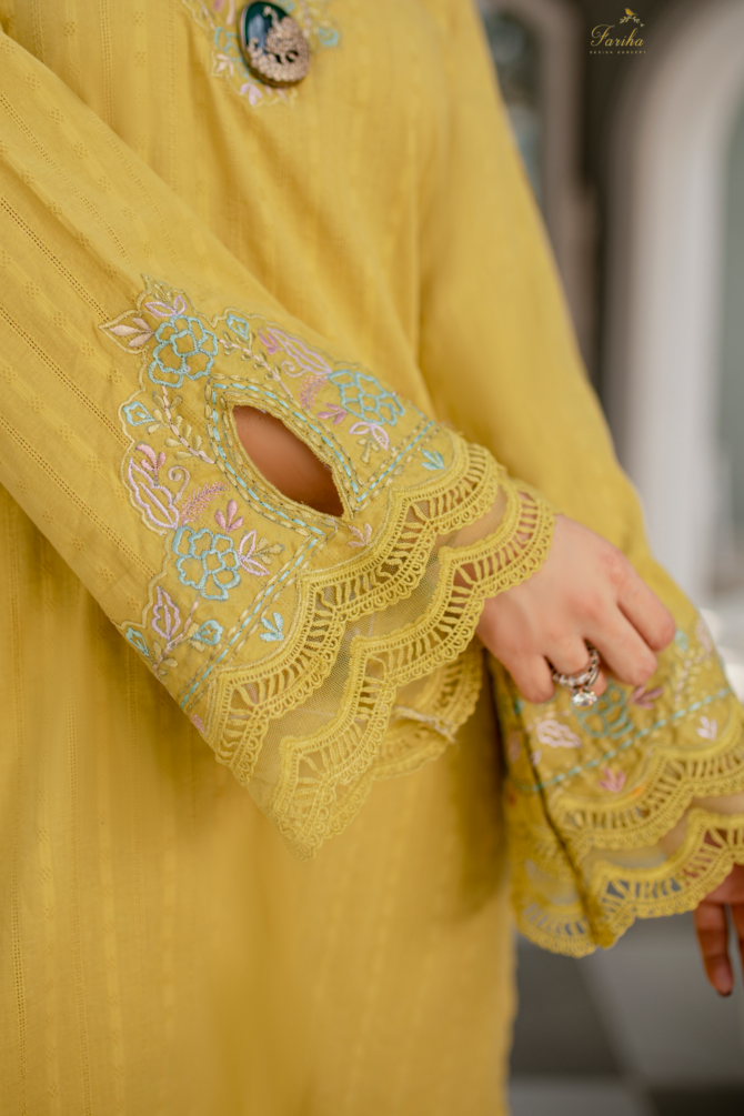 Doriya Parrot Kurti