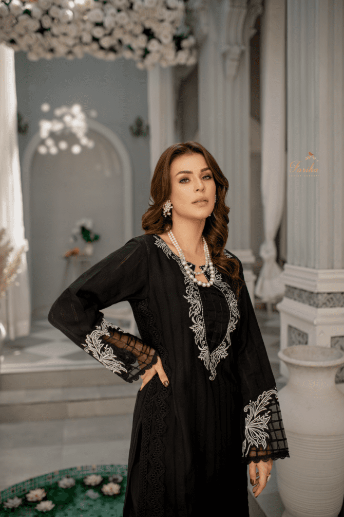 Doriya Black Kurti